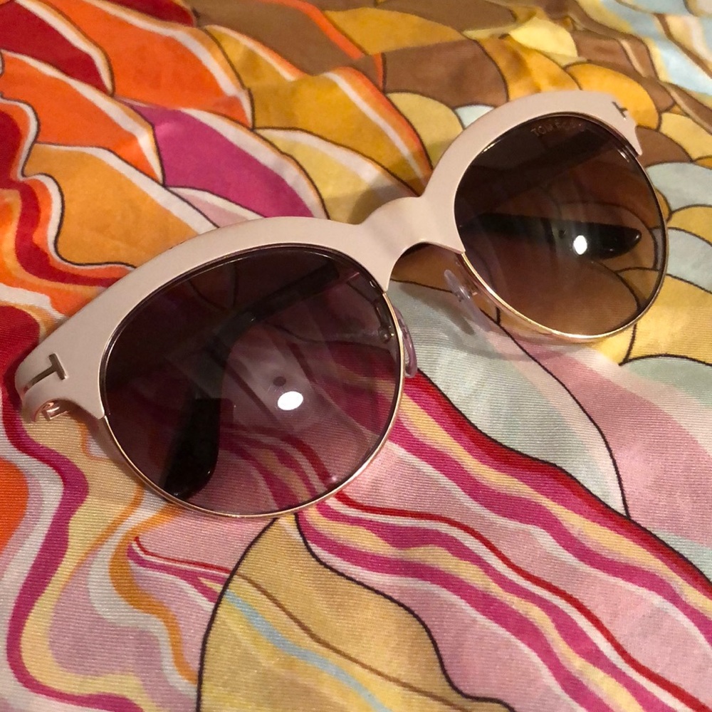 Tom Ford sunnies!! 🕶